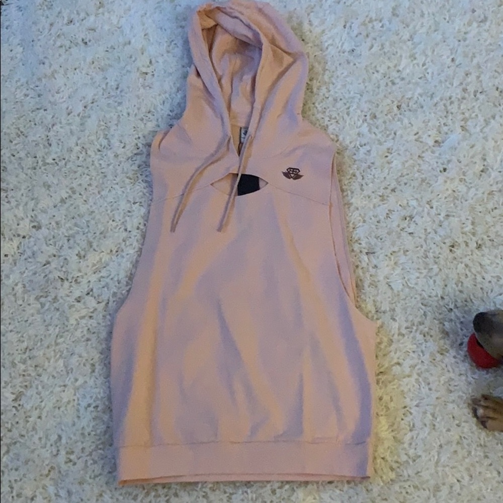 Body engineers sleeveless pull over